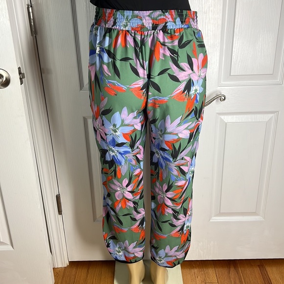 Guess set, size S, body suit floral print and body suit black color - Picture 5 of 8